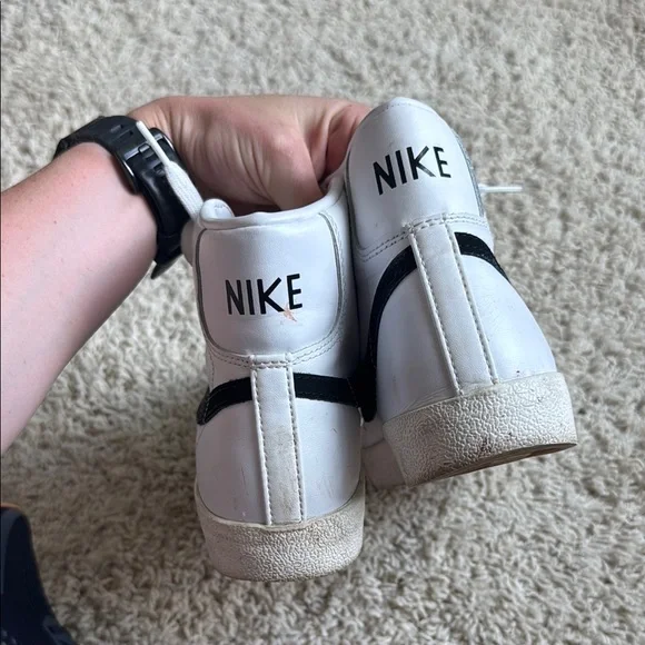 Nike Blazers - Picture 5 of 7